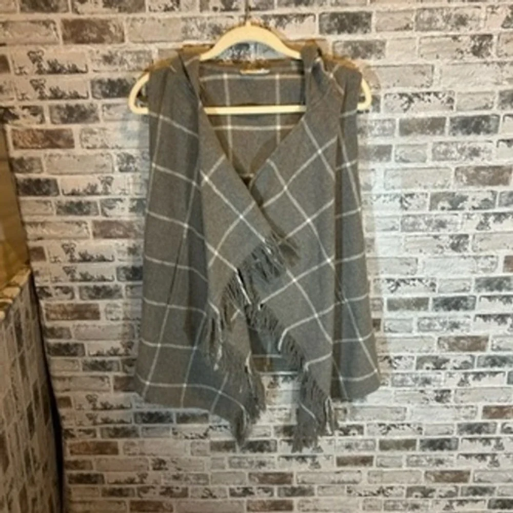 Altar'd State Hooded Plaid Vest Women Small Grey.Fringe Open Front